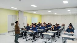 Pimpinan PP Ma’had Darul Husna Mengisi Materi Manajemen Asrama Berbasis Pesantren Ramah Anak   