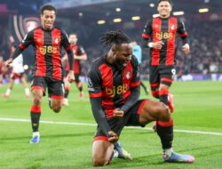 Bournemouth Hajar AC Milan 3-0, Kartu Merah Maignan Jadi Titik Balik