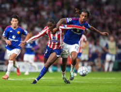 Atletico Madrid Kalahkan Manchester United 2-0, Kartu Merah Leny Yoro Jadi Petaka