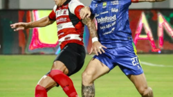 Madura United Kalahkan Persib Bandung 1-0 Berkat Gol Telat Dimitar Mitkov